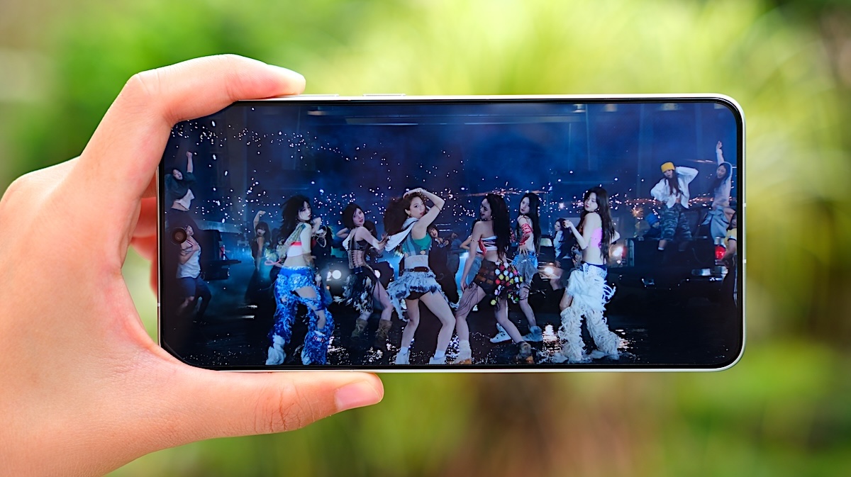 รีวิว vivo X300 Ultra สุดยอดสมาร์ตโฟนถ่ายวิดีโอระดับมืออาชีพ “ZEISS CINEMATICS. BORN TO CREATE ” พร้อมvivo ZEISS ชุดเลนส์เสริม Gen 2 Ultra ระยะซูม 400mm