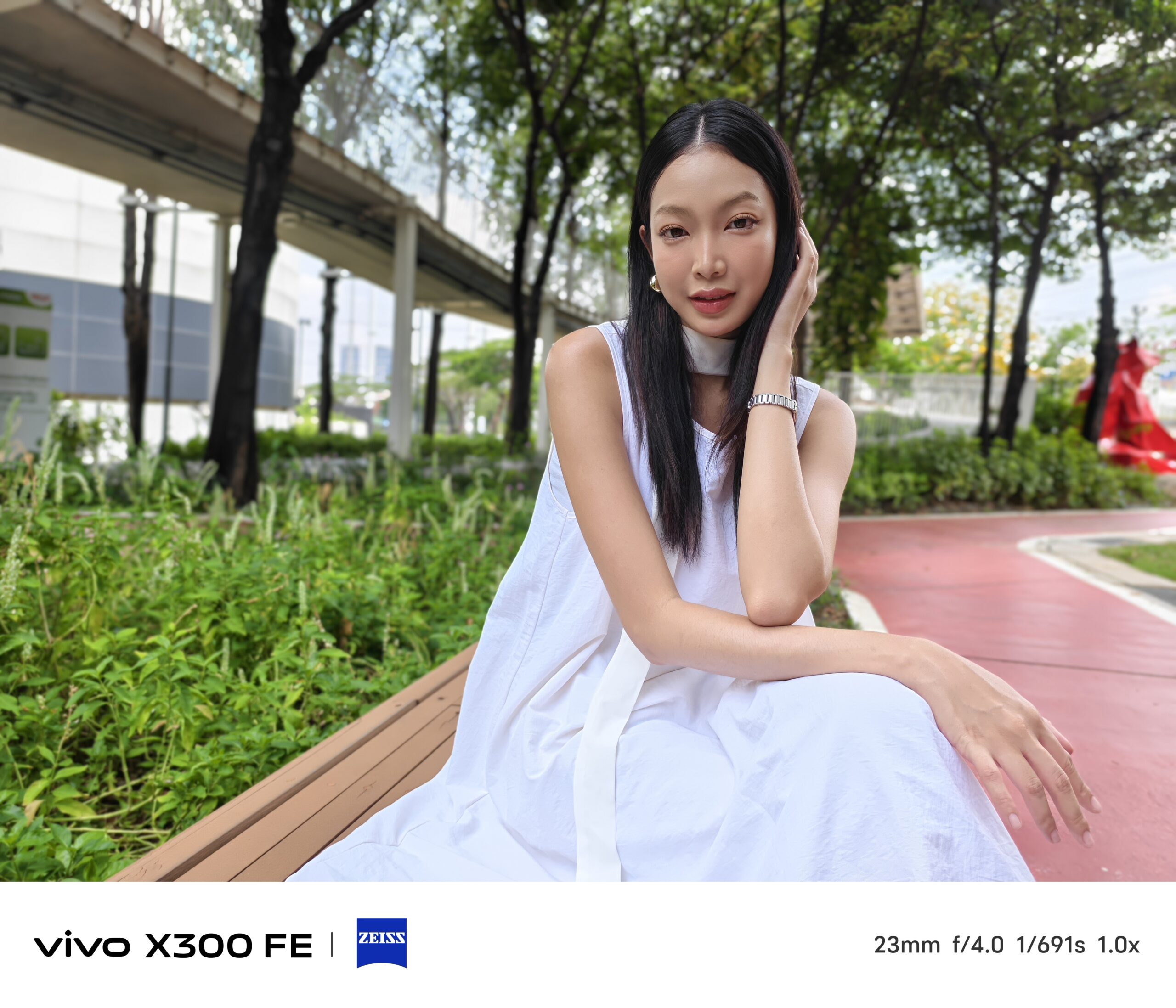 รีวิว vivo X300 FE น้องเล็กสายคอนเสิร์ต เทคเดียวก็เอาอยู่ กล้อง 50MP ZEISS Super Telephoto พร้อม vivo ZEISS ชุดเลนส์เสริม Gen 2 ระยะซูม 200mm