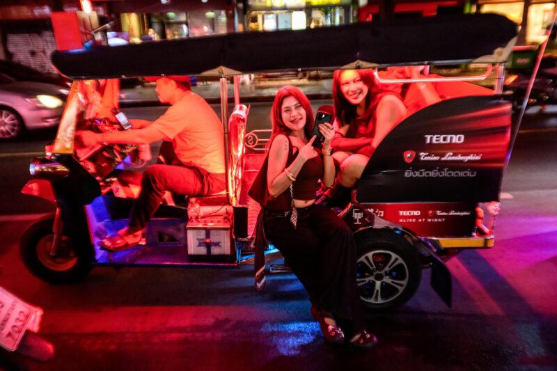 TECNO ปลุกกรุงเทพฯ ยามค่ำคืนกับ “POVA 8 Tonino Lamborghini ALIVE AT NIGHT” ภายใต้คอนเซ็ปต์ “ยิ่งมืดยิ่งโดดเด่น”