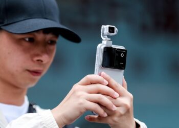 HONOR Robot Phone วางจำหน่ายแล้ว ราคาเริ่มต้นราว 49,090 บาท