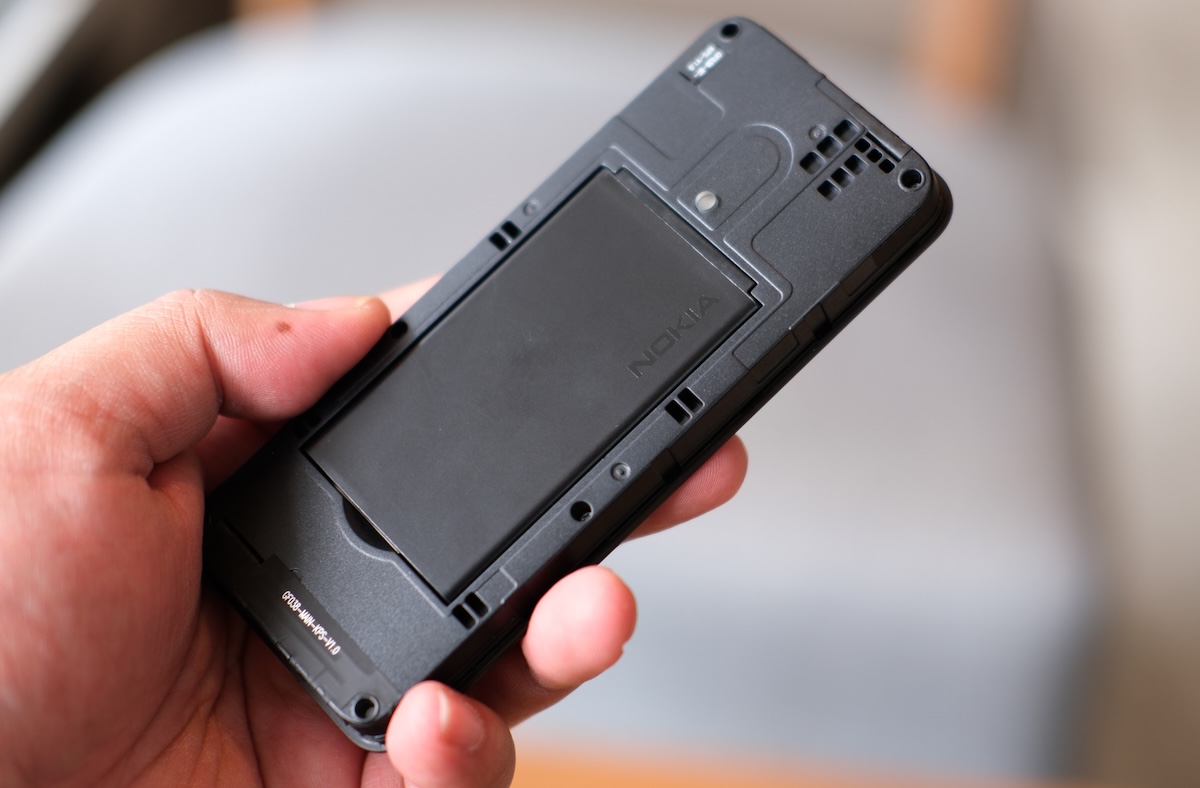 รีวิว Nokia 215 4G 2nd Edition ฟีเจอร์โฟนจอ 2.8 นิ้วมีผู้ช่วย AI ในตัว ดู Youtube ,Tiktok ได้ ในราคาเพียง 1,590 บาท