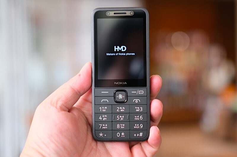 รีวิว Nokia 215 4G 2nd Edition ฟีเจอร์โฟนจอ 2.8 นิ้วมีผู้ช่วย AI ในตัว ดู Youtube ,Tiktok ได้ ในราคาเพียง 1,590 บาท