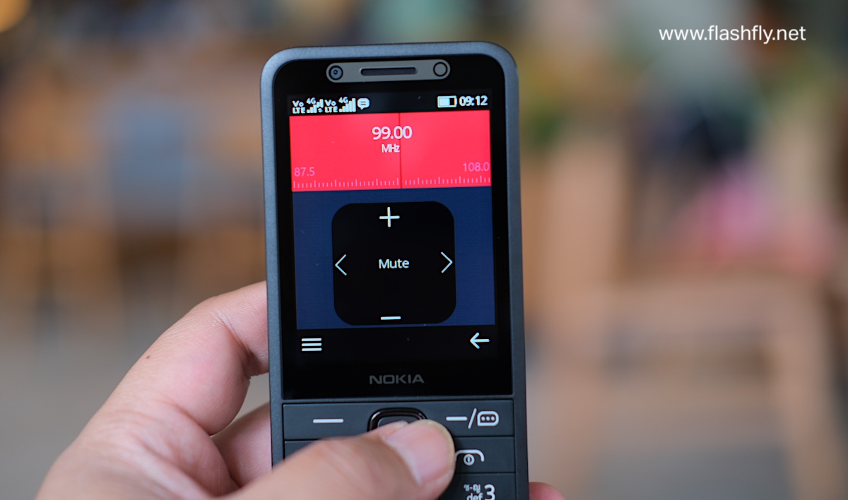 รีวิว Nokia 215 4G 2nd Edition ฟีเจอร์โฟนจอ 2.8 นิ้วมีผู้ช่วย AI ในตัว ดู Youtube ,Tiktok ได้ ในราคาเพียง 1,590 บาท