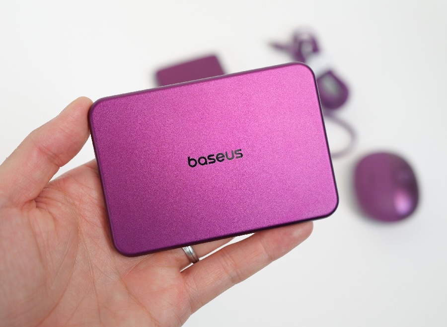 Baseus เปิดตัวอุปกรณ์เสริมคอลเลกชันใหม่ มาในสี Dark Cherry สำหรับ iPhone 18 Pro