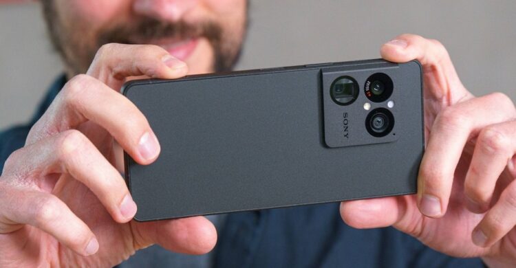 Sony เผย Xperia 1 VIII มียอดขายที่แข็งแกร่ง เนื่องจากรองรับการ์ด microSD และมีช่องเสียบหูฟัง 3.5 มม.