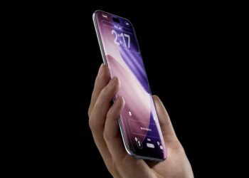 นักวิเคราะห์คาดว่า Apple ยกเลิกโครงการสร้าง iPhone รุ่นครบรอบ 20 ปี ที่มีดีไซน์กระจกทั้งตัวเครื่อง