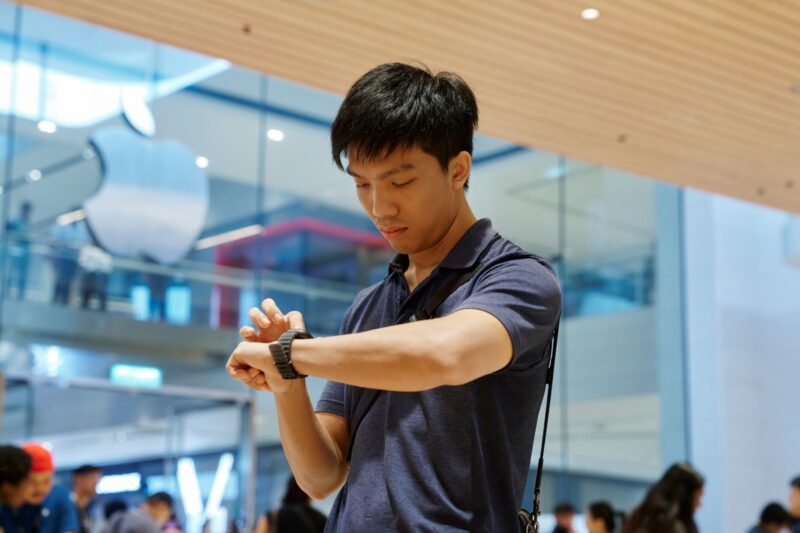 iPhone 18 Pro, Apple Watch Series 12, Apple Watch Ultra 4 และ AirPods 5 วางจำหน่ายแล้วในร้านทั่วโลก