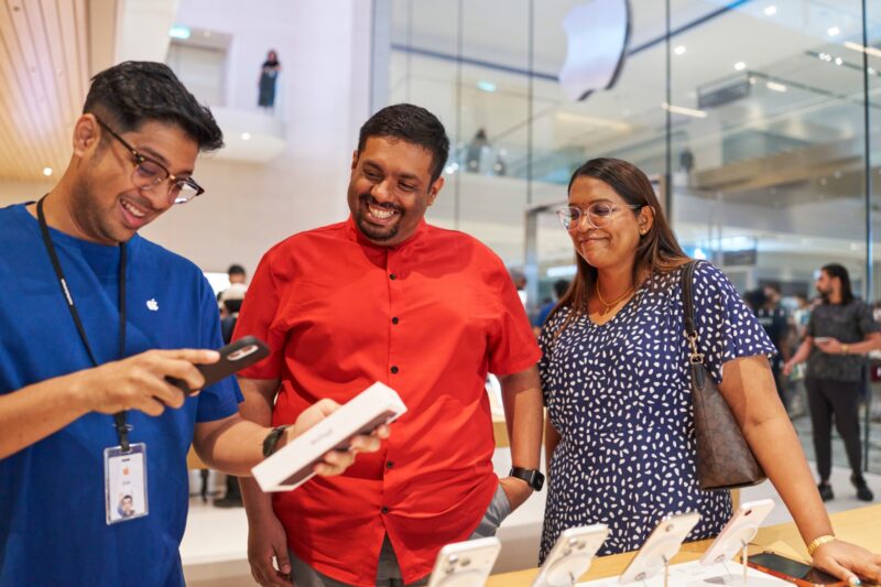 iPhone 18 Pro, Apple Watch Series 12, Apple Watch Ultra 4 และ AirPods 5 วางจำหน่ายแล้วในร้านทั่วโลก