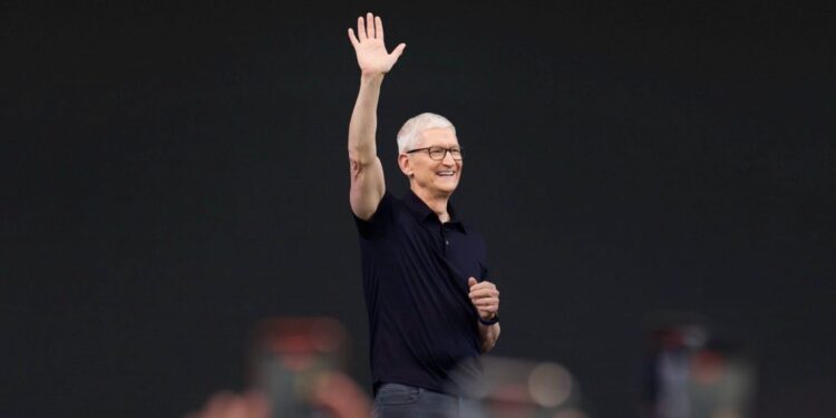 เผยข้อความจาก Tim Cook ถึงพนักงาน Apple ก่อนลงจากตำแหน่งซีอีโอ