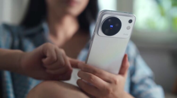 vivo X500 มีโฆษณาออกมาแล้ว เผยดีไซน์อย่างชัดเจน