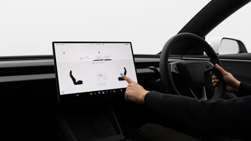 ครั้งแรกของโลก! Tesla เปิดให้ลูกค้าในประเทศไทยจอง Roadster พร้อมปรับอุปกรณ์ใน Model 3 และเพิ่มสมรรถนะ Model Y L ด้วย Acceleration Booster