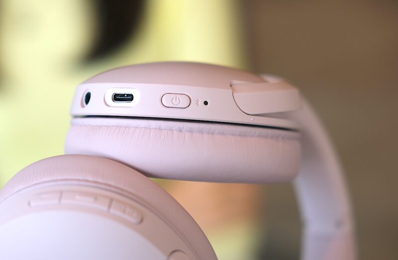 รีวิว Sony WH-CH730N หูฟังไร้สายครอบหูรุ่นใหม่ เน้นตัดเสียงรบกวน แบตเตอรี่ใช้งานได้นาน น้ำหนักเบา