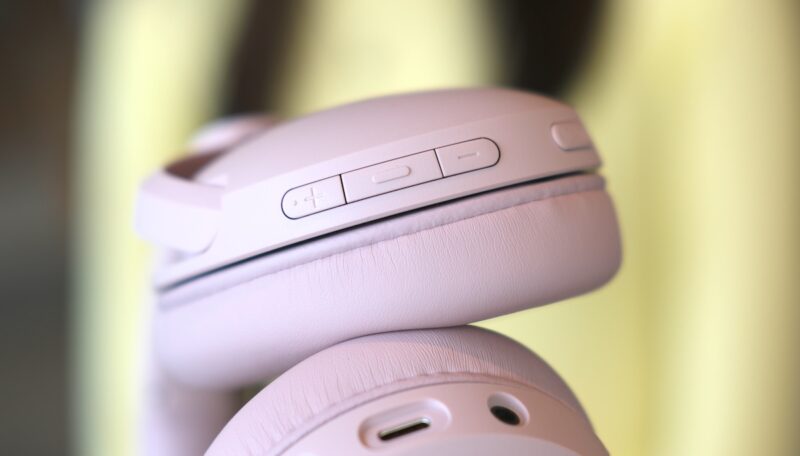 รีวิว Sony WH-CH730N หูฟังไร้สายครอบหูรุ่นใหม่ เน้นตัดเสียงรบกวน แบตเตอรี่ใช้งานได้นาน น้ำหนักเบา