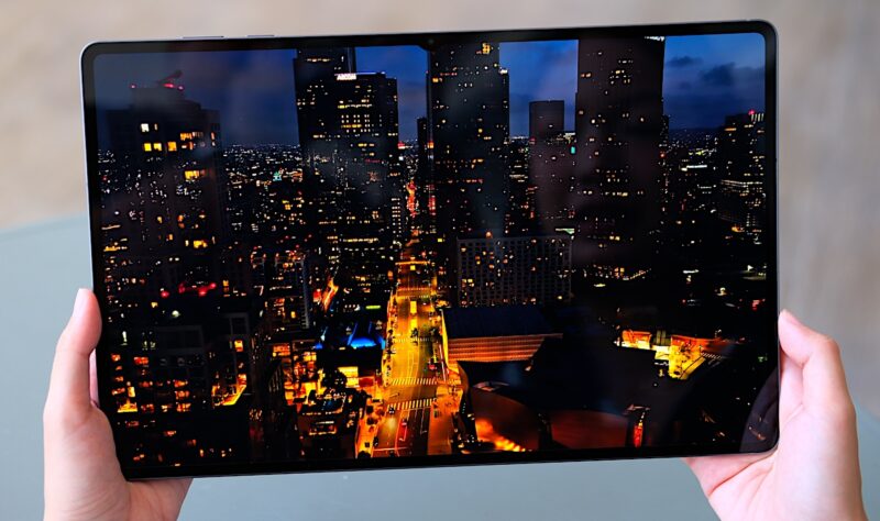 รีวิว Samsung Galaxy Tab S12 Ultra แท็บเล็ตจอยักษ์ 14.6 นิ้ว ดีไซน์บางเฉียบ เบาพกง่าย ทำงานได้ดุจ PC