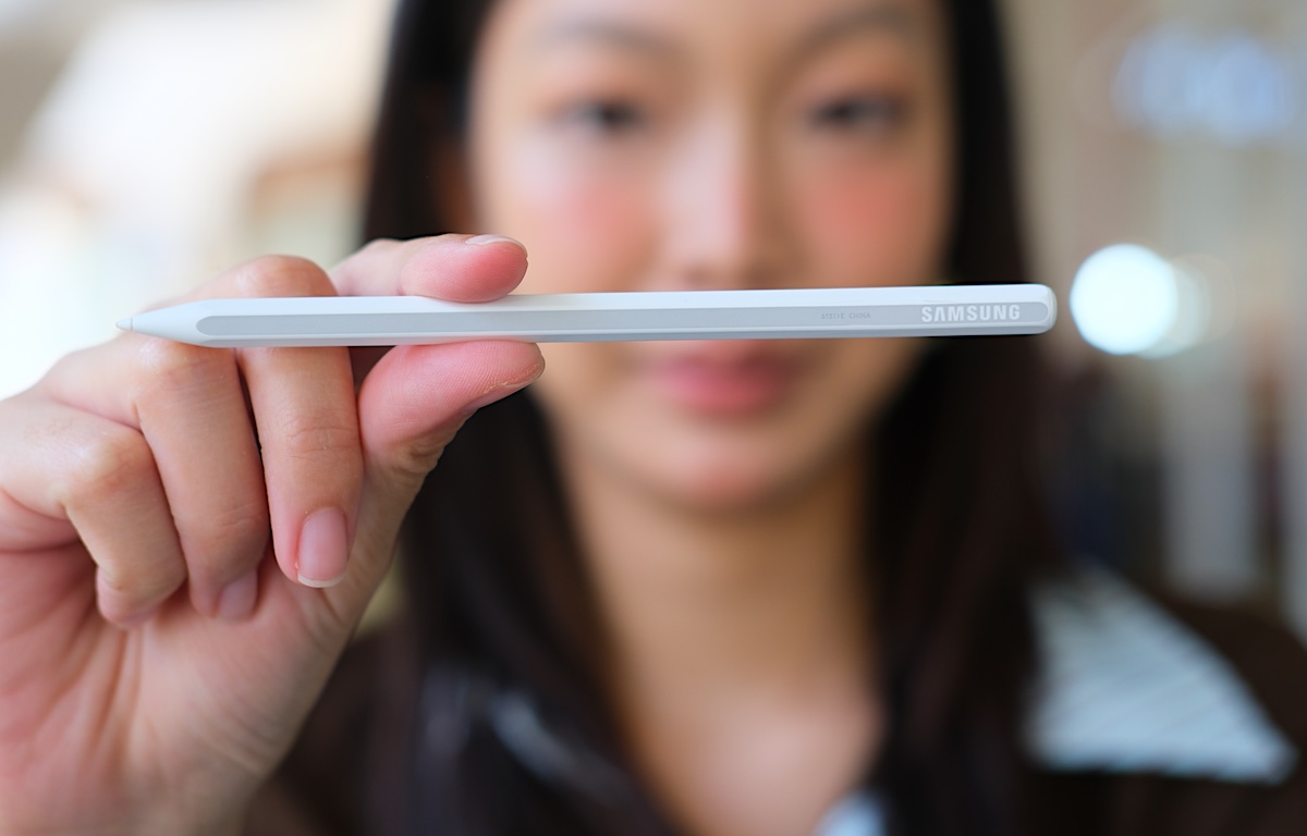 รีวิว Samsung Galaxy Tab S12 Ultra แท็บเล็ตจอยักษ์ 14.6 นิ้ว ดีไซน์บางเฉียบ เบาพกง่าย ทำงานได้ดุจ PC
