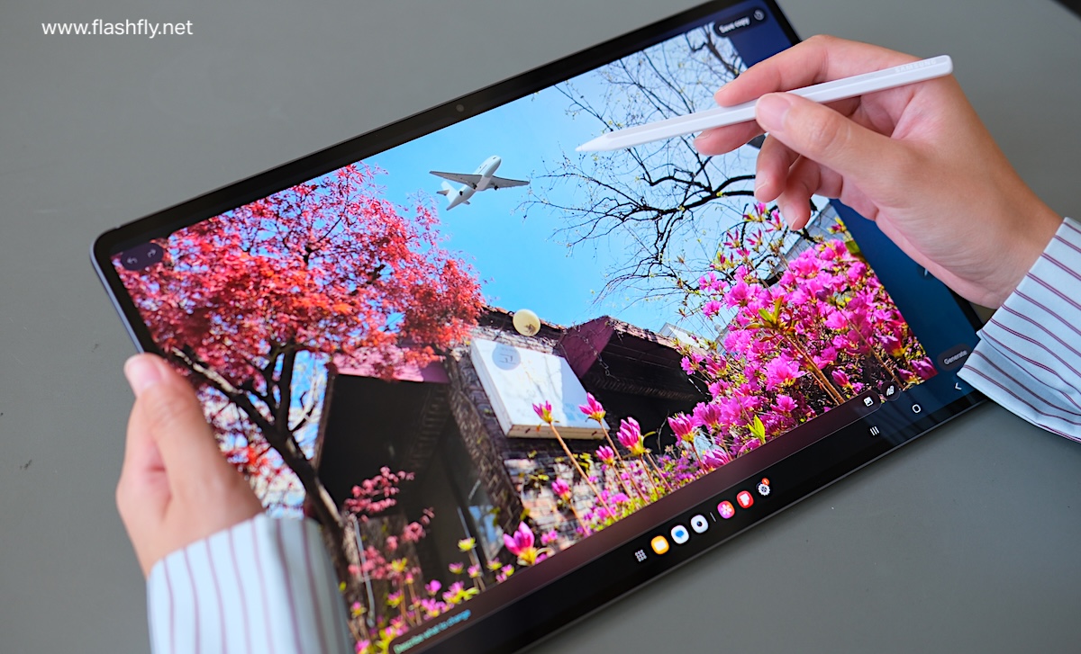 รีวิว Samsung Galaxy Tab S12 Ultra แท็บเล็ตจอยักษ์ 14.6 นิ้ว ดีไซน์บางเฉียบ เบาพกง่าย ทำงานได้ดุจ PC