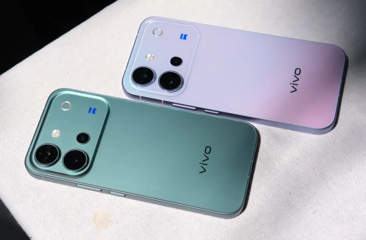 รีวิว vivo V80 "เสกช็อตลูกรักพระเจ้า" มาพร้อมกล้อง ZEISS ดีไซน์ดวงดาวสุดโดดเด่น แบตเตอรี่ 7200mAh ชาร์จไว 90W FlashCharge ระบบปฏิบัติการใหม่ล่าสุด OriginOS 7