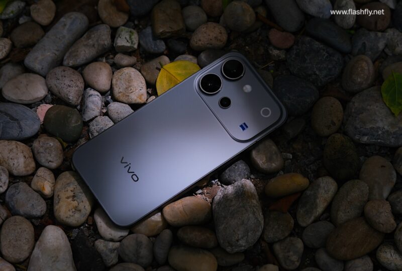 รีวิว vivo V80 "เสกช็อตลูกรักพระเจ้า" มาพร้อมกล้อง ZEISS ดีไซน์ดวงดาวสุดโดดเด่น แบตเตอรี่ 7200mAh ชาร์จไว 90W FlashCharge ระบบปฏิบัติการใหม่ล่าสุด OriginOS 7