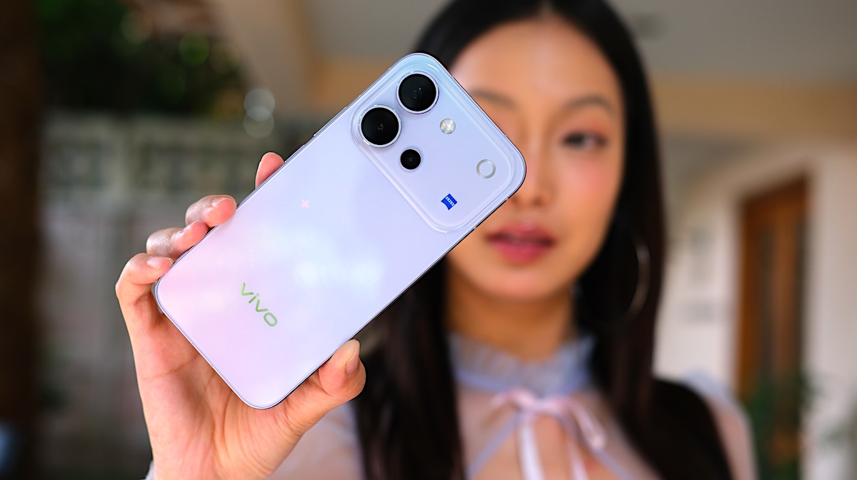 รีวิว vivo V80 "เสกช็อตลูกรักพระเจ้า" มาพร้อมกล้อง ZEISS ดีไซน์ดวงดาวสุดโดดเด่น แบตเตอรี่ 7200mAh ชาร์จไว 90W FlashCharge ระบบปฏิบัติการใหม่ล่าสุด OriginOS 7