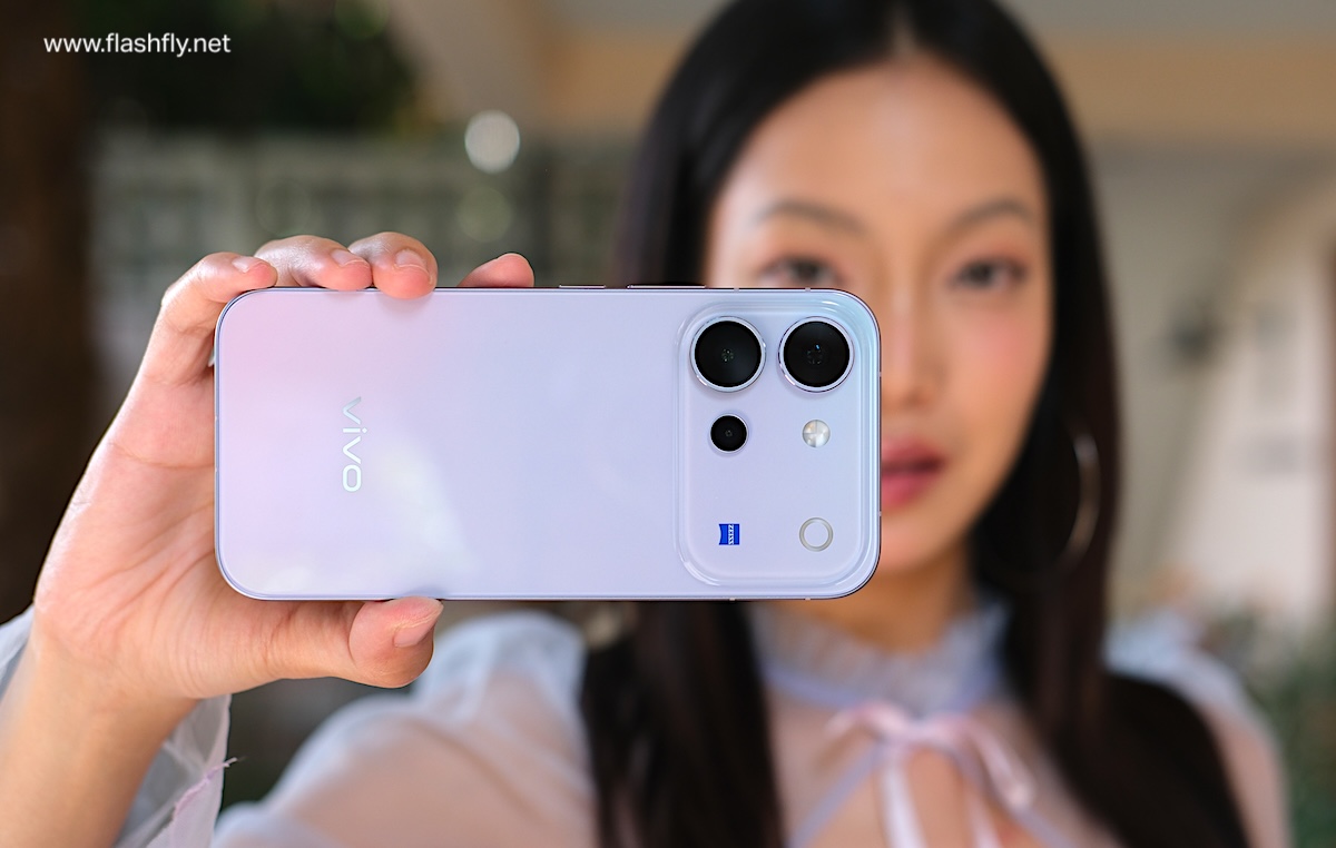 รีวิว vivo V80 "เสกช็อตลูกรักพระเจ้า" มาพร้อมกล้อง ZEISS ดีไซน์ดวงดาวสุดโดดเด่น แบตเตอรี่ 7200mAh ชาร์จไว 90W FlashCharge ระบบปฏิบัติการใหม่ล่าสุด OriginOS 7