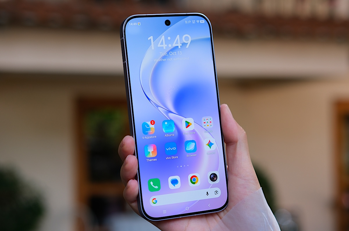 รีวิว vivo V80 "เสกช็อตลูกรักพระเจ้า" มาพร้อมกล้อง ZEISS ดีไซน์ดวงดาวสุดโดดเด่น แบตเตอรี่ 7200mAh ชาร์จไว 90W FlashCharge ระบบปฏิบัติการใหม่ล่าสุด OriginOS 7