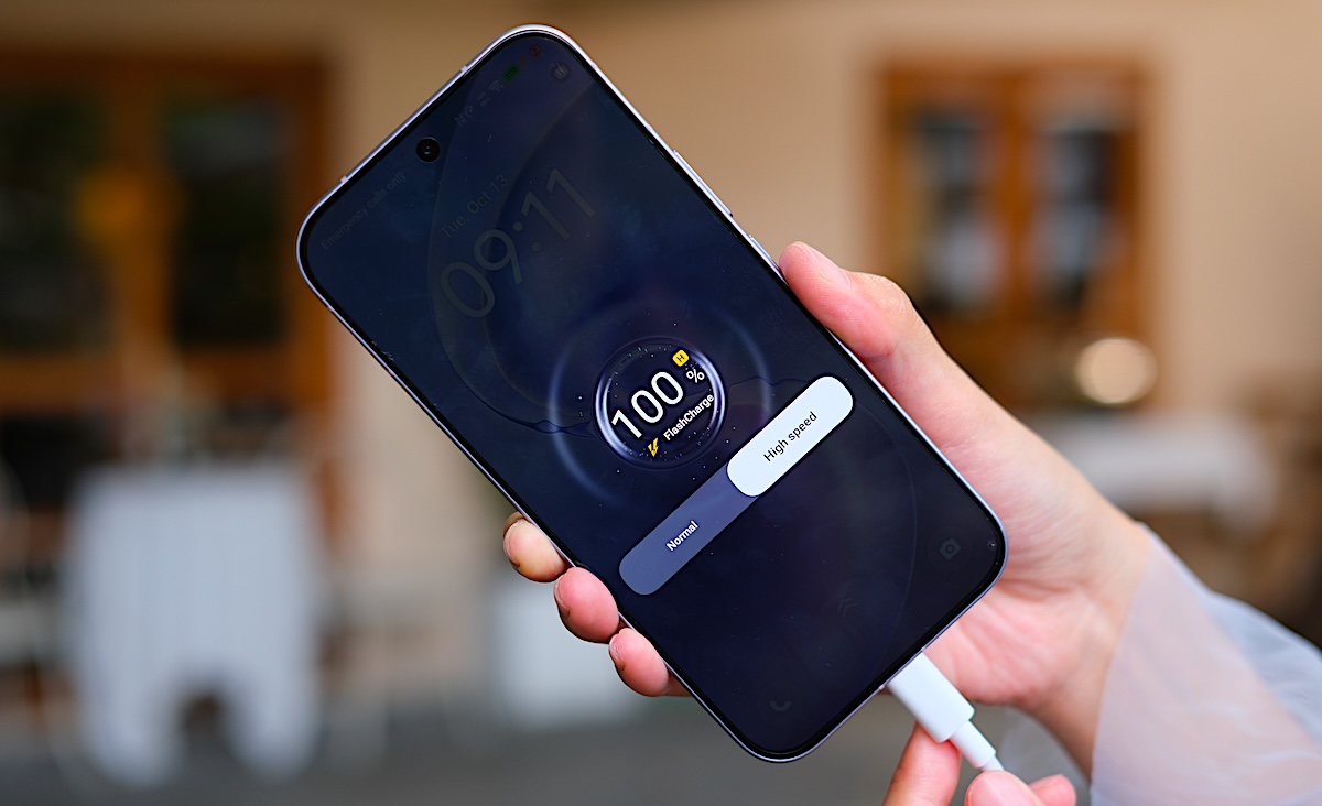 รีวิว vivo V80 "เสกช็อตลูกรักพระเจ้า" มาพร้อมกล้อง ZEISS ดีไซน์ดวงดาวสุดโดดเด่น แบตเตอรี่ 7200mAh ชาร์จไว 90W FlashCharge ระบบปฏิบัติการใหม่ล่าสุด OriginOS 7