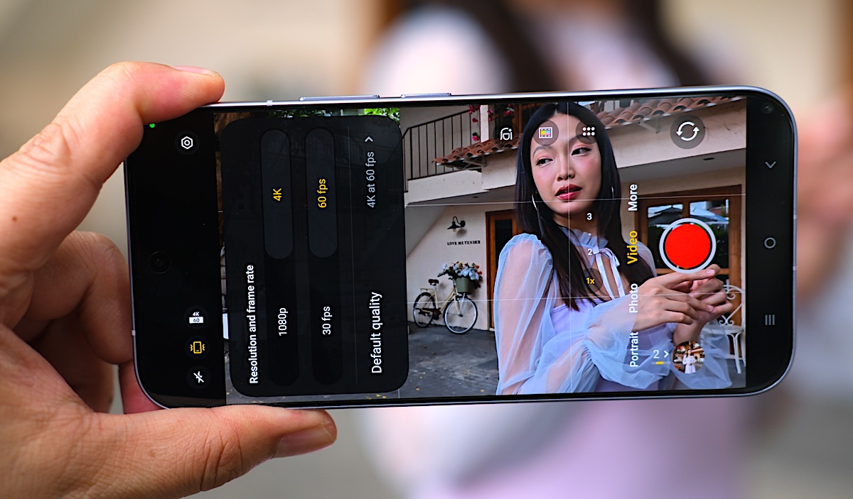 รีวิว vivo V80 "เสกช็อตลูกรักพระเจ้า" มาพร้อมกล้อง ZEISS ดีไซน์ดวงดาวสุดโดดเด่น แบตเตอรี่ 7200mAh ชาร์จไว 90W FlashCharge ระบบปฏิบัติการใหม่ล่าสุด OriginOS 7