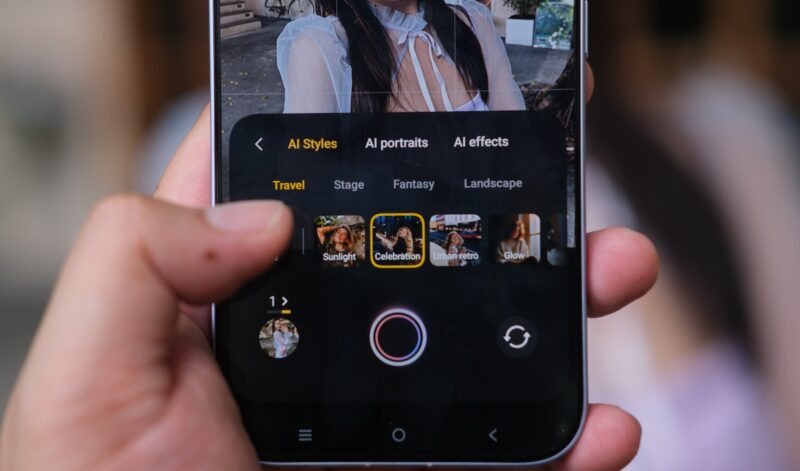 รีวิว vivo V80 "เสกช็อตลูกรักพระเจ้า" มาพร้อมกล้อง ZEISS ดีไซน์ดวงดาวสุดโดดเด่น แบตเตอรี่ 7200mAh ชาร์จไว 90W FlashCharge ระบบปฏิบัติการใหม่ล่าสุด OriginOS 7