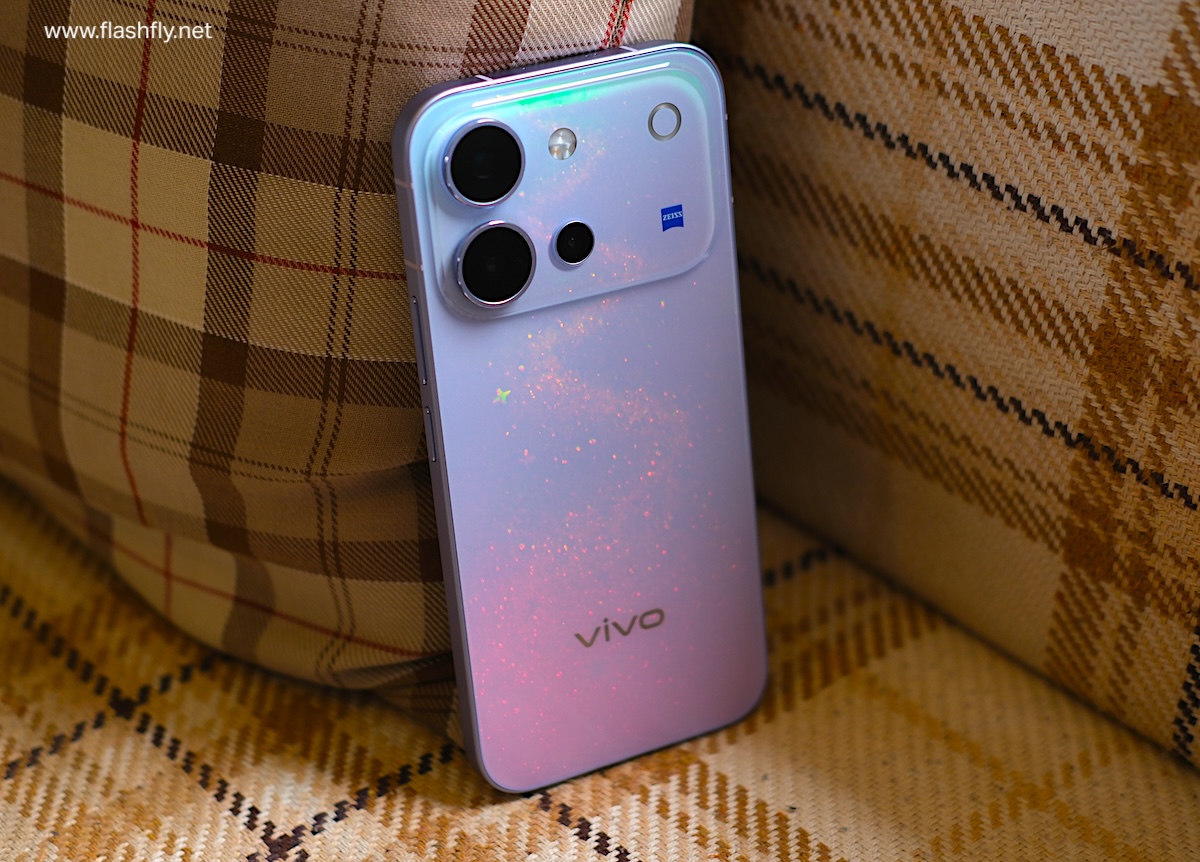 รีวิว vivo V80 "เสกช็อตลูกรักพระเจ้า" มาพร้อมกล้อง ZEISS ดีไซน์ดวงดาวสุดโดดเด่น แบตเตอรี่ 7200mAh ชาร์จไว 90W FlashCharge ระบบปฏิบัติการใหม่ล่าสุด OriginOS 7