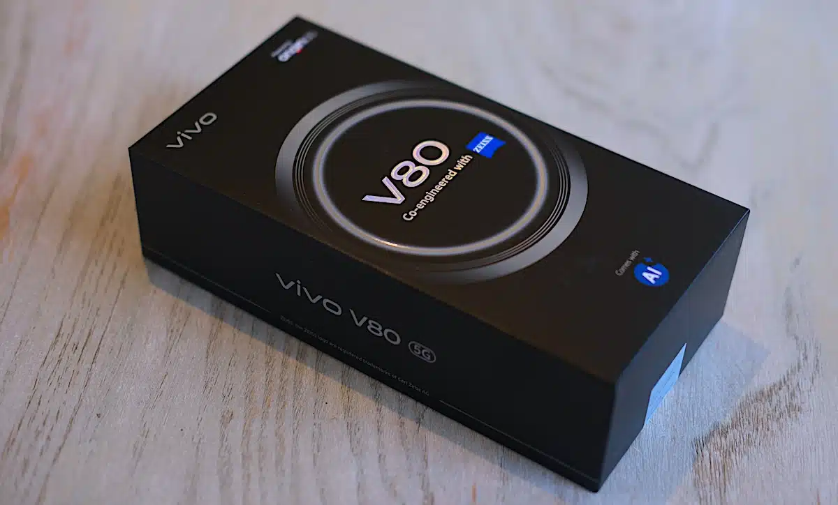 รีวิว vivo V80 "เสกช็อตลูกรักพระเจ้า" มาพร้อมกล้อง ZEISS ดีไซน์ดวงดาวสุดโดดเด่น แบตเตอรี่ 7200mAh ชาร์จไว 90W FlashCharge ระบบปฏิบัติการใหม่ล่าสุด OriginOS 7