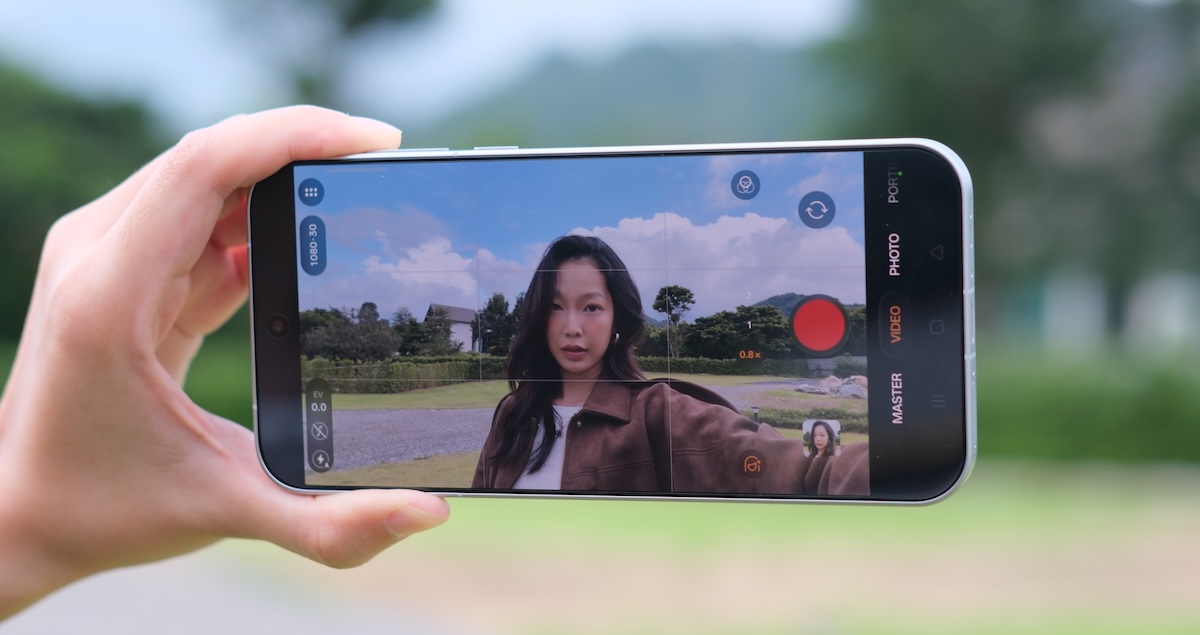 รีวิวฉบับเต็ม OPPO Find X10 Pro Max สมาร์ตโฟนแฟลกชิปกล้องสมจริง มาพร้อมกล้อง 600MP ครั้งแรกของโลกภาพคมชัดทุกระยะและชุดเลนส์เสริม OPPO Hasselblad