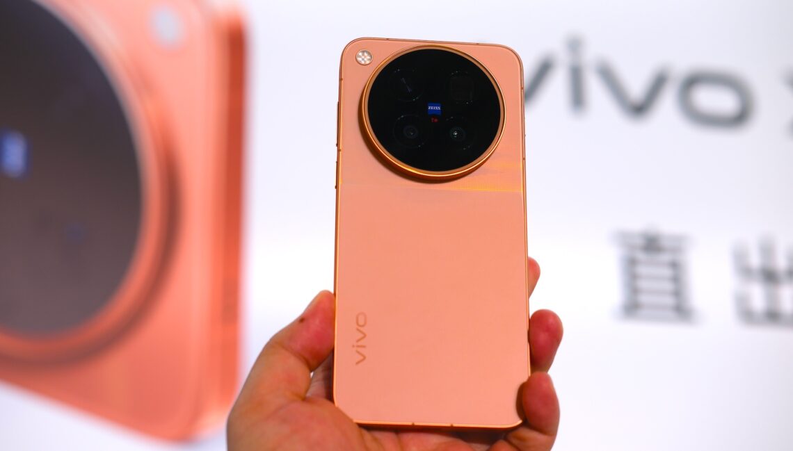 พรีวิว vivo X500 Pro Max ระบบกล้องใหม่ ชิป Dimensity 9600 Pro แบต 7800mAh พร้อม OriginOS 7