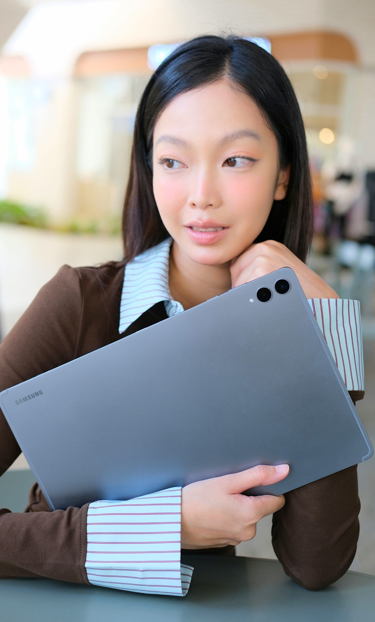 รีวิว Samsung Galaxy Tab S12 Ultra แท็บเล็ตจอยักษ์ 14.6 นิ้ว ดีไซน์บางเฉียบ เบาพกง่าย ทำงานได้ดุจ PC