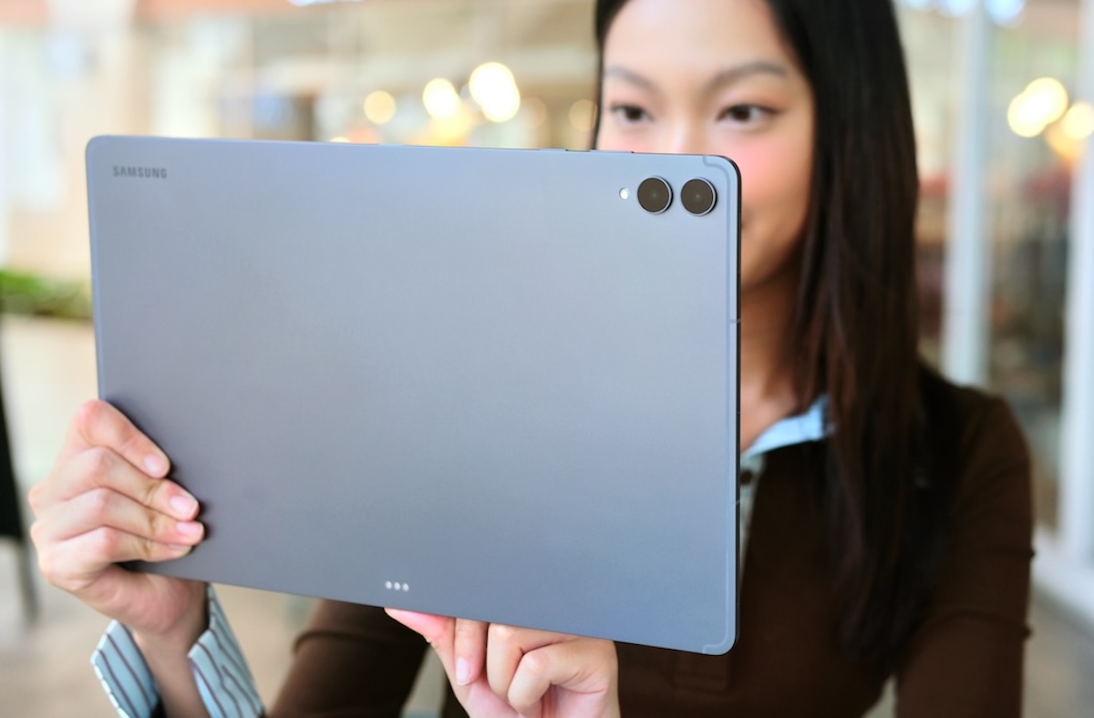 รีวิว Samsung Galaxy Tab S12 Ultra แท็บเล็ตจอยักษ์ 14.6 นิ้ว ดีไซน์บางเฉียบ เบาพกง่าย ทำงานได้ดุจ PC