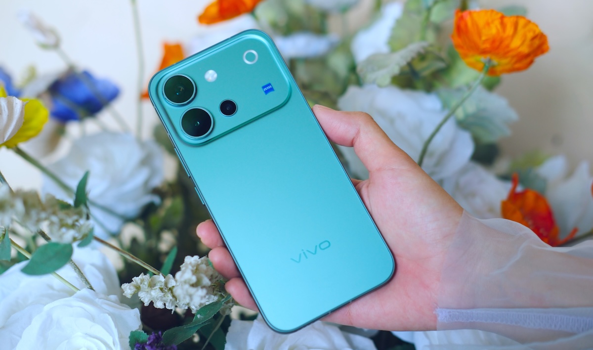 รีวิว vivo V80 "เสกช็อตลูกรักพระเจ้า" มาพร้อมกล้อง ZEISS ดีไซน์ดวงดาวสุดโดดเด่น แบตเตอรี่ 7200mAh ชาร์จไว 90W FlashCharge ระบบปฏิบัติการใหม่ล่าสุด OriginOS 7