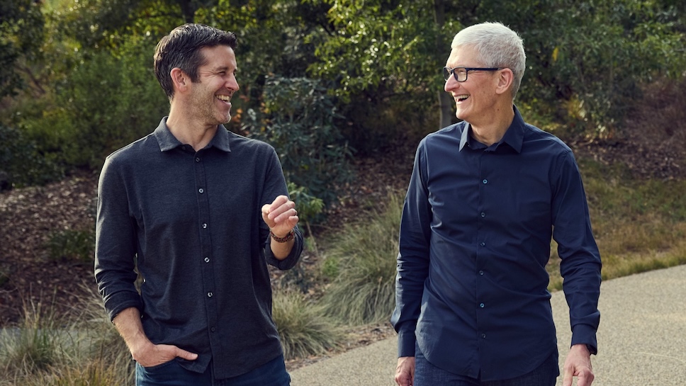 Tim Cook เผยช่วงเวลาเปลี่ยนผ่านของตำแหน่งซีอีโอ Apple และเหตุผลที่ให้ John Ternus เปิดตัว iPhone Duo