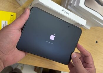 iPhone Duo ถูกแกะกล่องให้ชมครั้งแรก ก่อนวางจำหน่ายทางการ