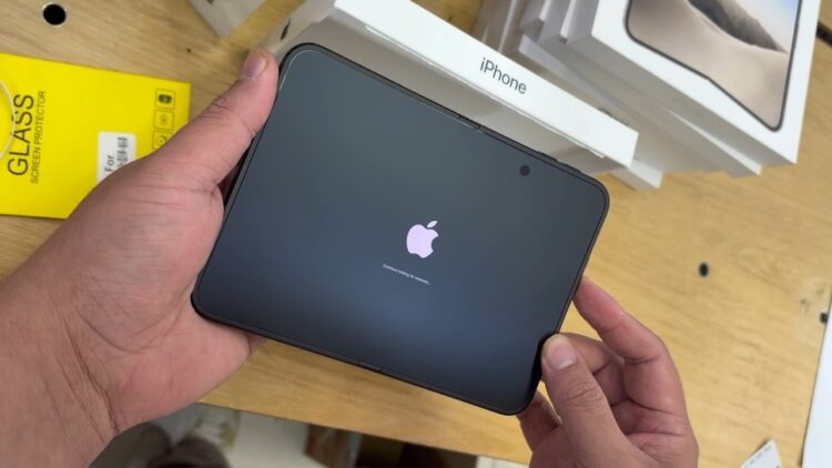 iPhone Duo ถูกแกะกล่องให้ชมครั้งแรก ก่อนวางจำหน่ายทางการ