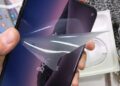 iPhone Duo ถูกทดสอบความทนทานจนพังยับเยิน รวมถึงลอกชั้นเคลือบ Nano-texture ก่อนชำแหละเครื่องให้ดู