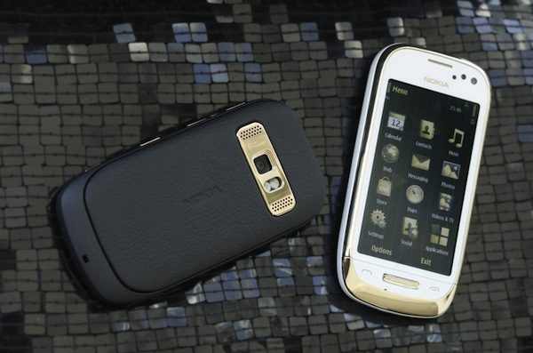 Nokia เปิดตัว Nokia Oro มือถือสุดหรูผสมทองคำบริสุทธิ์ 18 กะรัตและหนังแท้