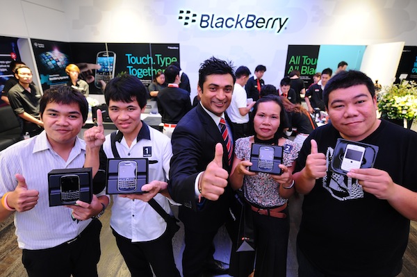 BlackBerry by Jmart Life Store ฉลองเปิดร้านวันแรกด้วยโปรโมชั่นมากมาย เอาใจลูกค้าชาวไทย