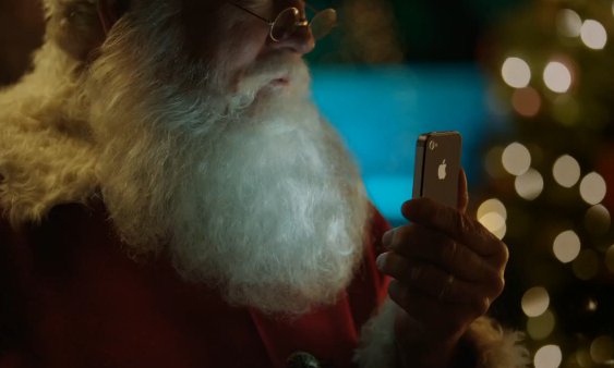 โฆษณาตัวใหม่ของ iPhone 4S แม้แต่ลุงซานต้ายังใช้ Siri ช่วยส่งของขวัญ