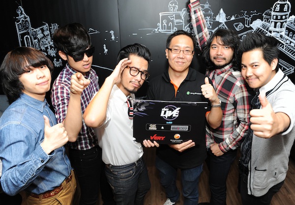 Sony Ericsson ร่วมกับ เวรี่ ไลฟ์ ทีวี มอบความบันเทิงสุดพิเศษกับคอนเสิร์ตสุดแนว ของ 2 ศิลปินดัง 25 HOUR และ WhatChaRaWaLee