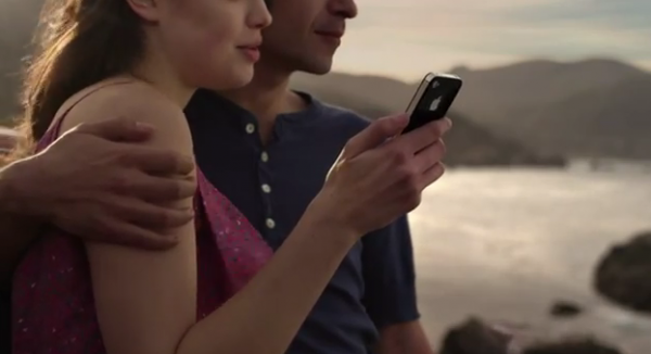Apple ปล่อยโฆษณา iPhone 4S ชุดใหม่ในชื่อ Road Trip และ Rock God ที่มี Siri เป็นผู้ช่วย