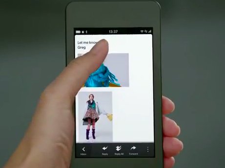 เผยภาพหลุดสมาร์ทโฟน BlackBerry 10 รุ่นแรกเป็นแบบ Touchscreen และไม่มีแป้นพิมพ์ QWERTY คีย์บอร์ด