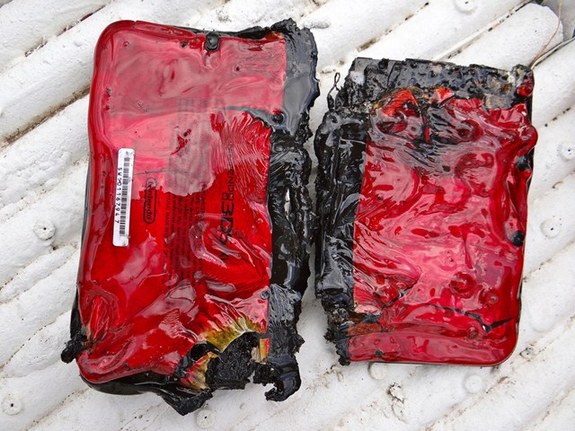 ทดสอบแบบสุดโหด!! Nintendo 3DS XL จะทนทานขนาดไหนมาดูกัน