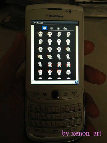 เผยภาพการใช้งาน LINE บน BlackBerry Bold 9900 และ Torch 9810 คาดปล่อยดาวน์โหลดภายในเดือนนี้