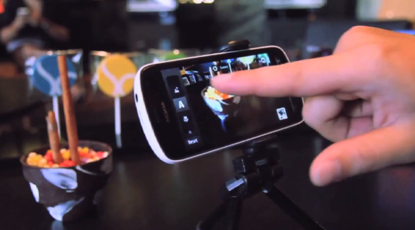พาไปชมการสาธิตกล้องขั้นเทพของ Nokia 808 PureView (ชมคลิป)
