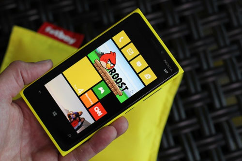 Angry Birds Roost ให้ผู้ใช้ Nokia Lumia ได้เล่นก่อนใครเป็นเวลา 3 เดือน