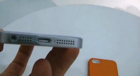 เผยโฉม iPhone 5 รุ่น Prototype ตัวเป็นๆพร้อมเคสเฉพาะตัว (ชมคลิป)